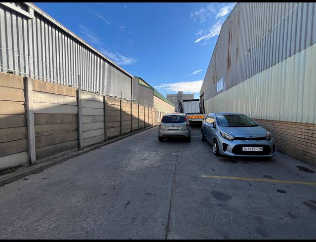 950M² WAREHOUSE TO LET IN EASTLEIGH